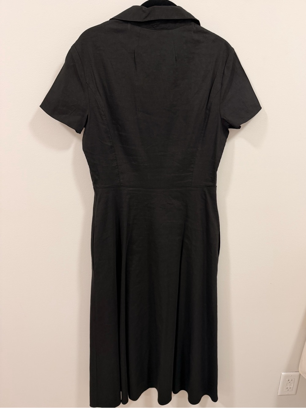 Theory Black Short-Sleeve Linen-Blend Button Midi Dress - Picture 6 of 7